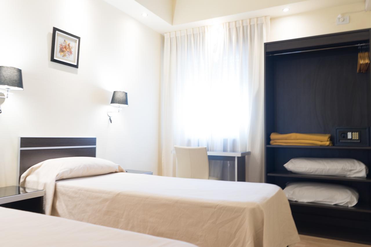 Hotel Vina De Italia คอร์โดบา ภายนอก รูปภาพ